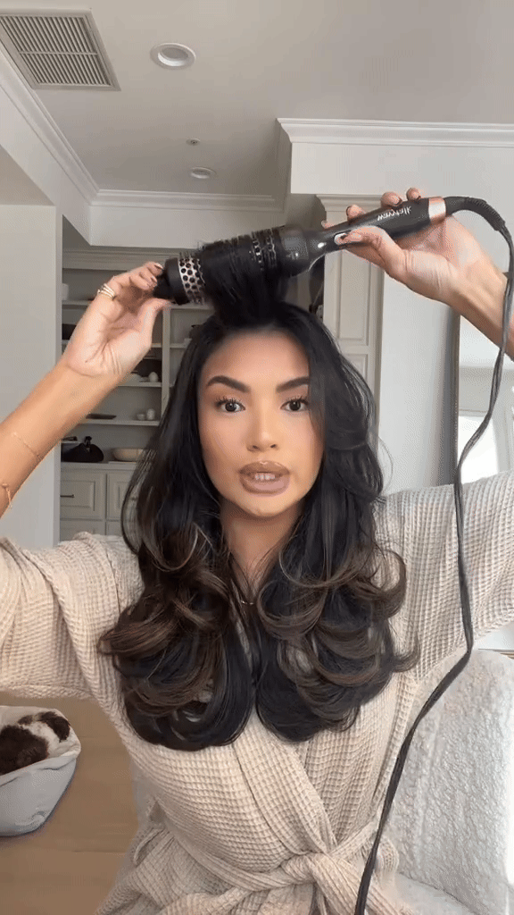 Heated Volume Brush for Effortless Curls™