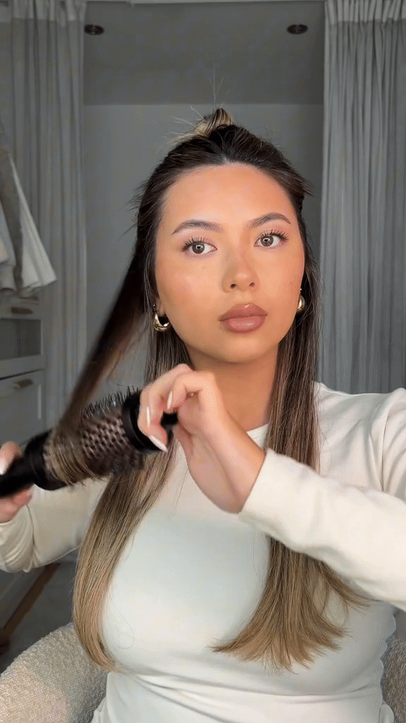 Heated Volume Brush for Effortless Curls™